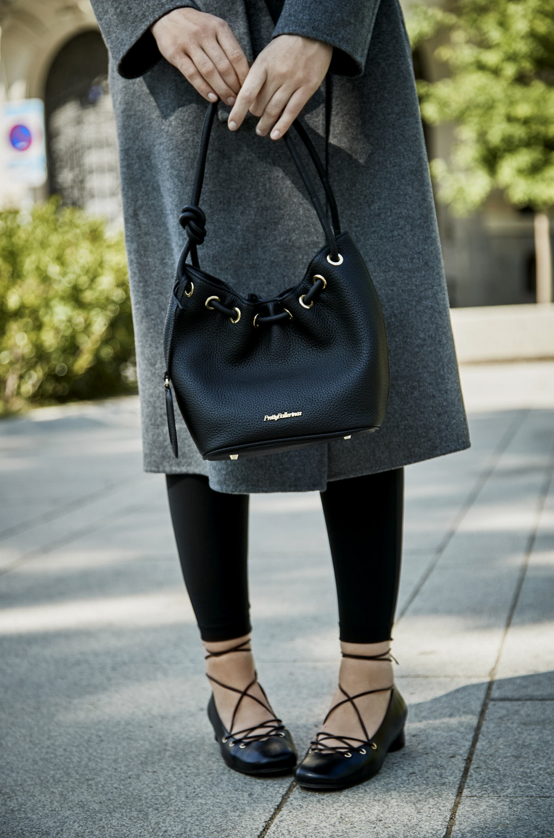 GRAINY LEATHER BLACK HANDBAG